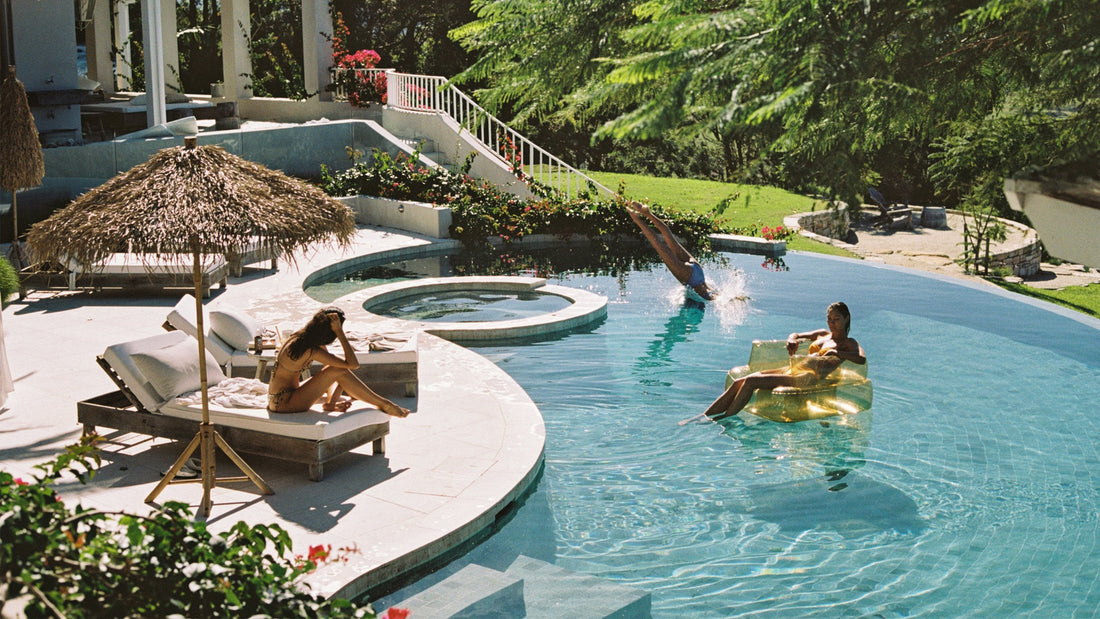 POOLSIDE AT PICADILLY